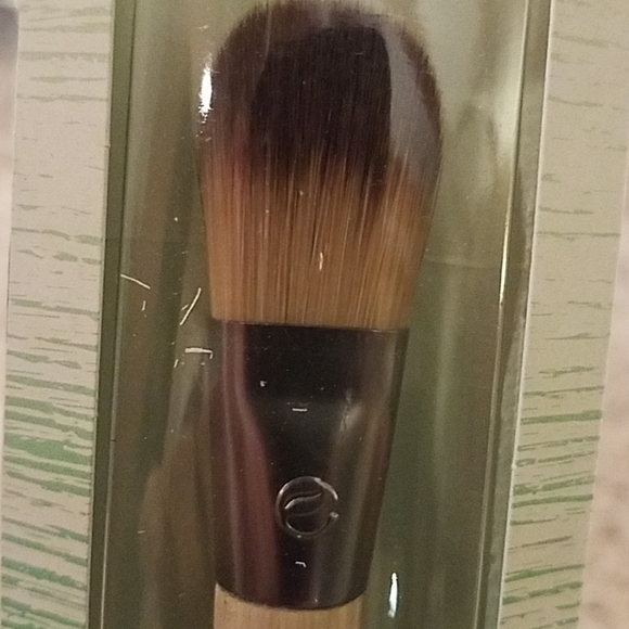 Ecotool foundation brush - Picture 3 of 5